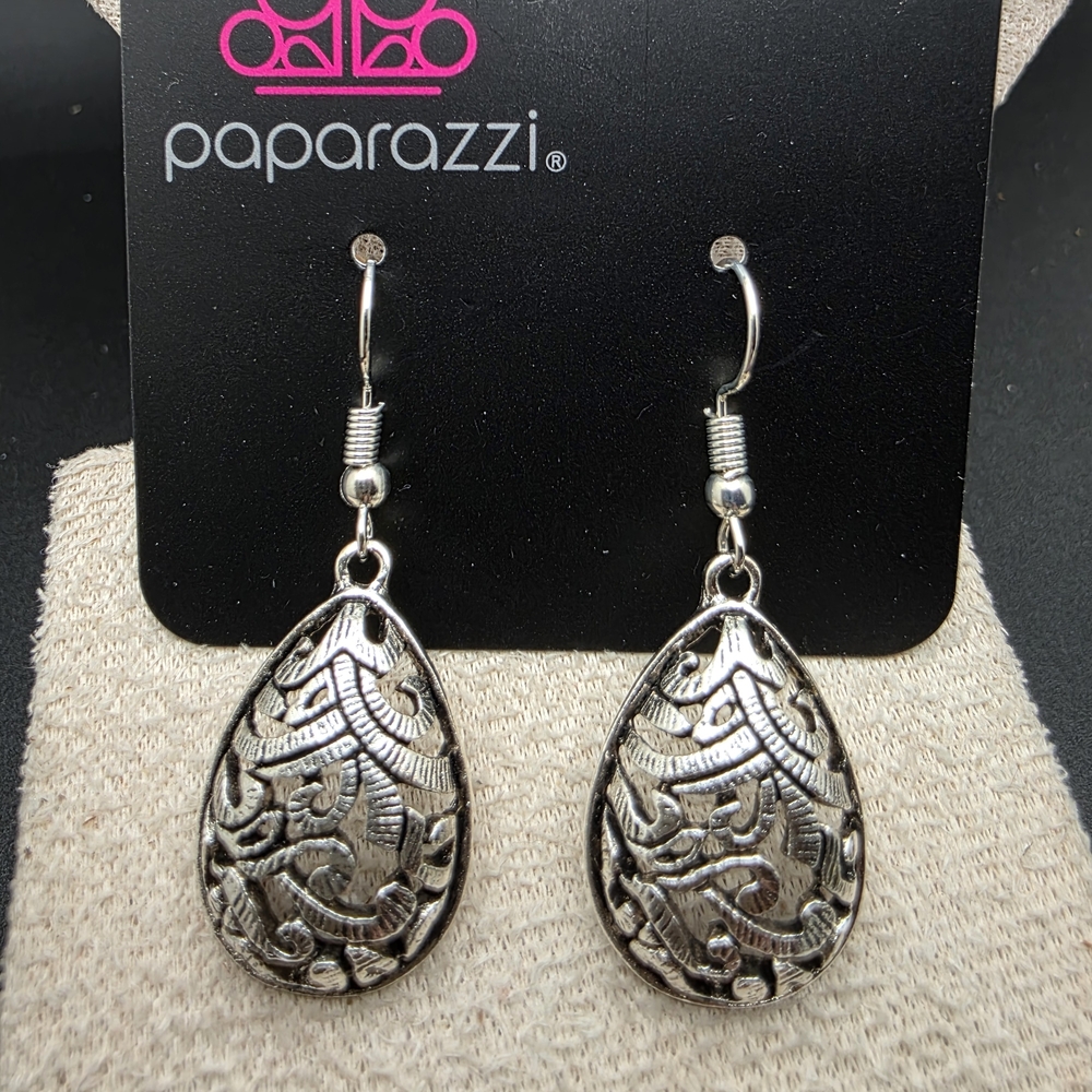 Paparazzi Intricate Silver Teardrop Earrings (1714)